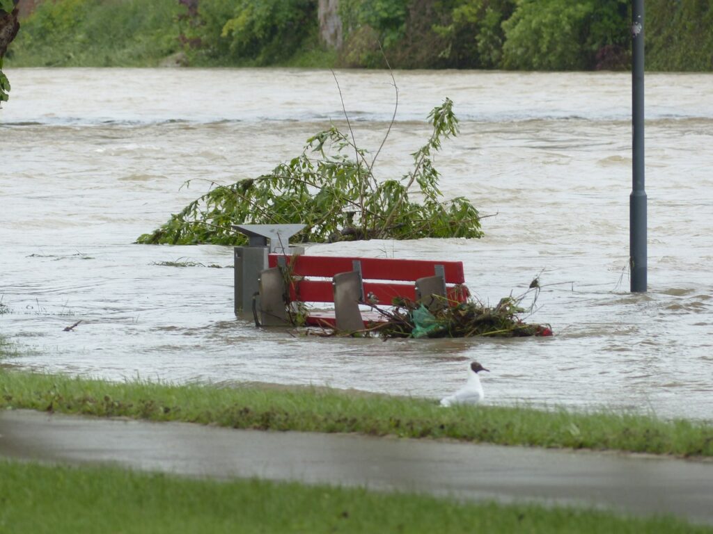 flood, park bench, flooded-123235.jpg